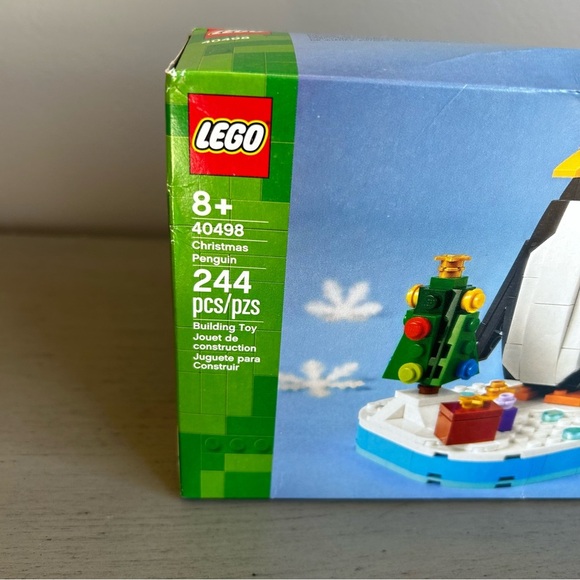 LEGO Holiday Exclusive 40498 Christmas Penguin NEW Sealed RETIRED 244pcs Tree - Picture 6 of 8